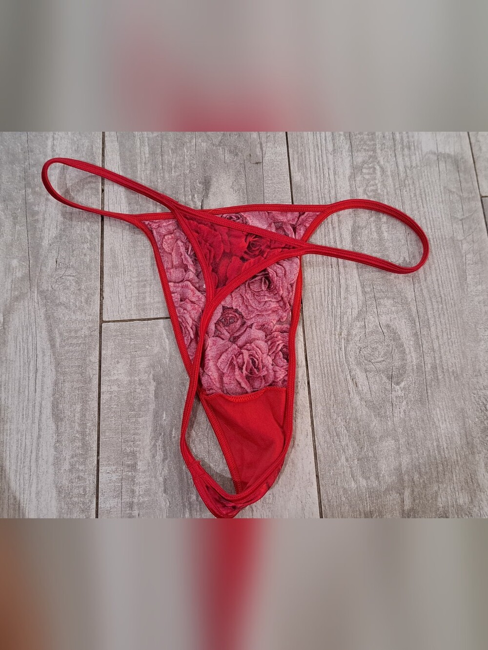 Victoria Secret V-string - Picture 3 of 3